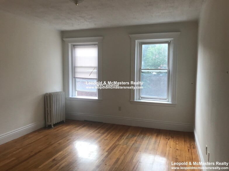 Building Photo - 1337 Commonwealth Ave