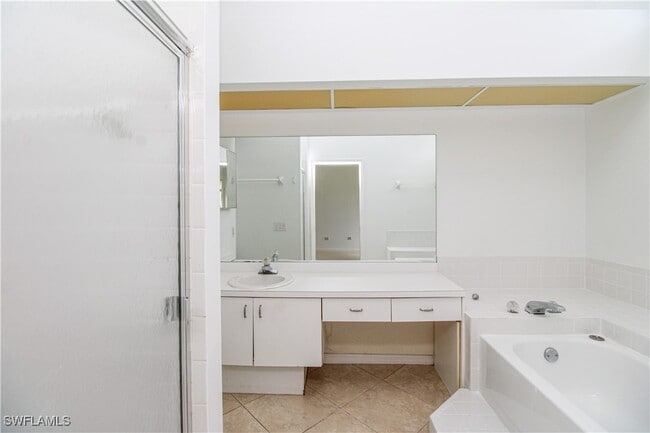 Building Photo - 10201 Regent Cir