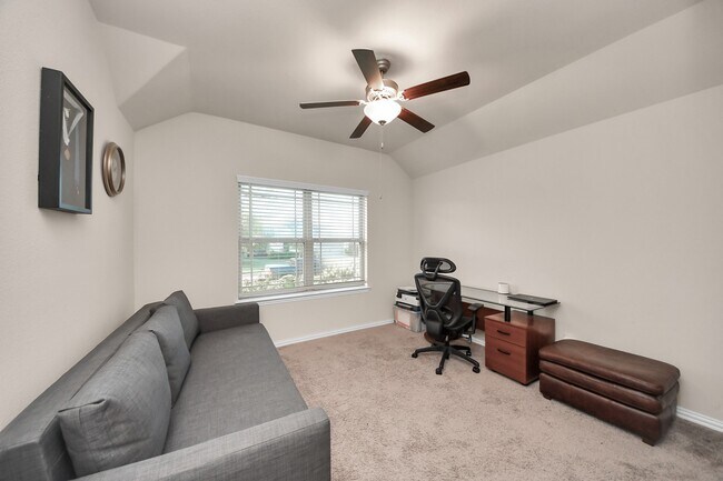 Building Photo - 28634 Monarch Cliffs Dr