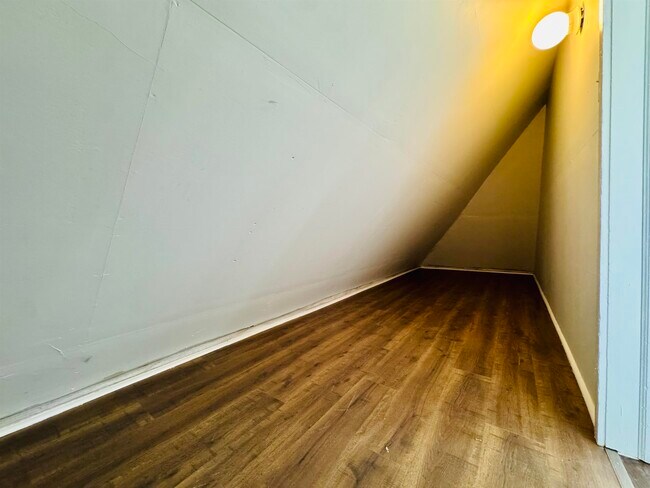 Building Photo - 69 W 39th St