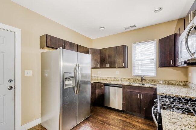 Building Photo - 111 W 74th St
