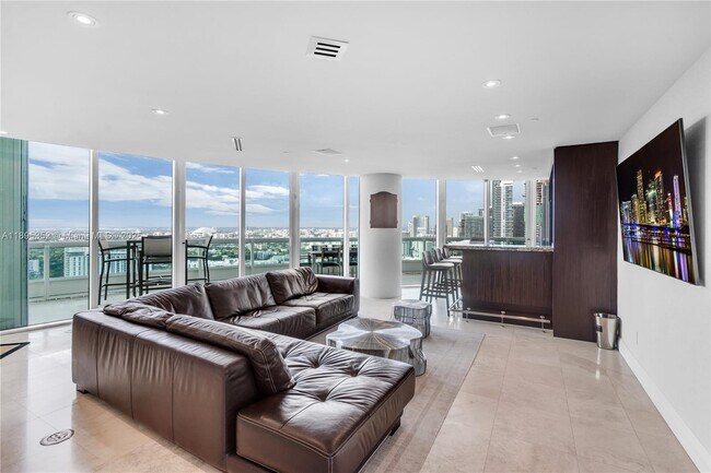 Building Photo - 1643 Brickell Ave
