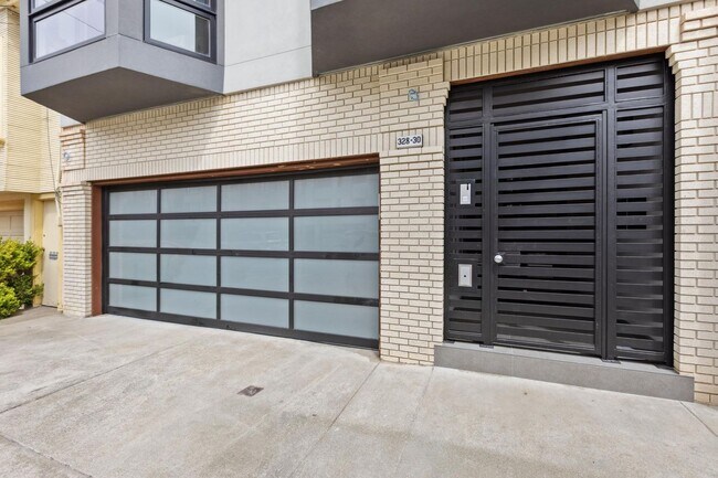 Building Photo - 330 27th Ave