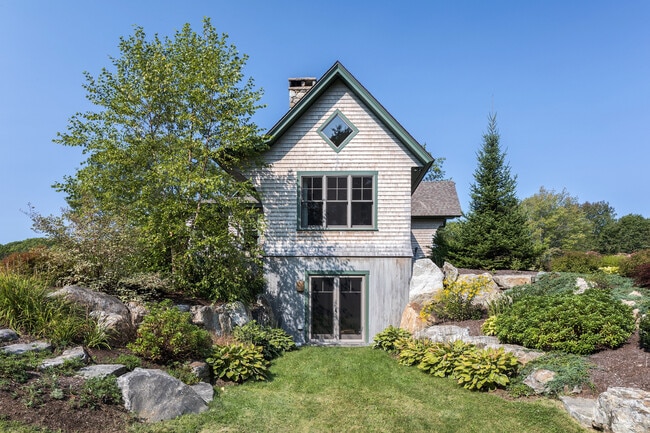 Building Photo - 378 Mill Rd