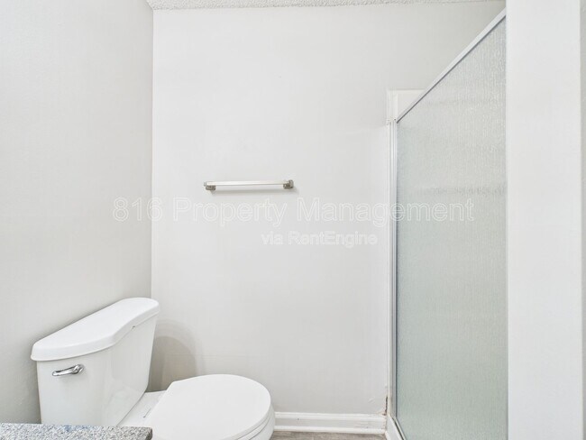 Building Photo - 7941 NW 79th Pl