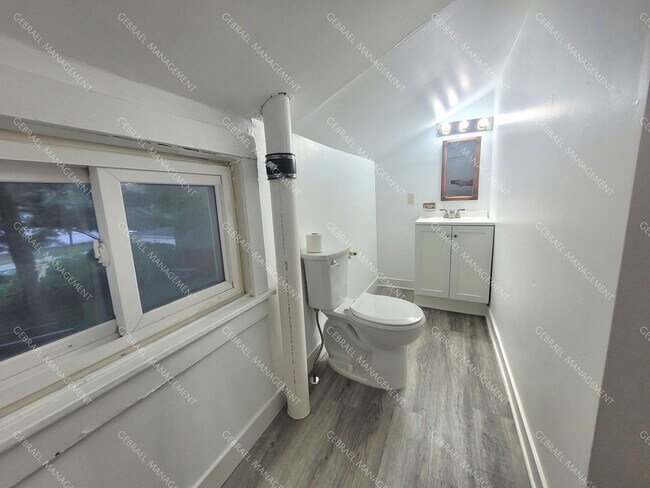 Building Photo - 1411 Bliss St