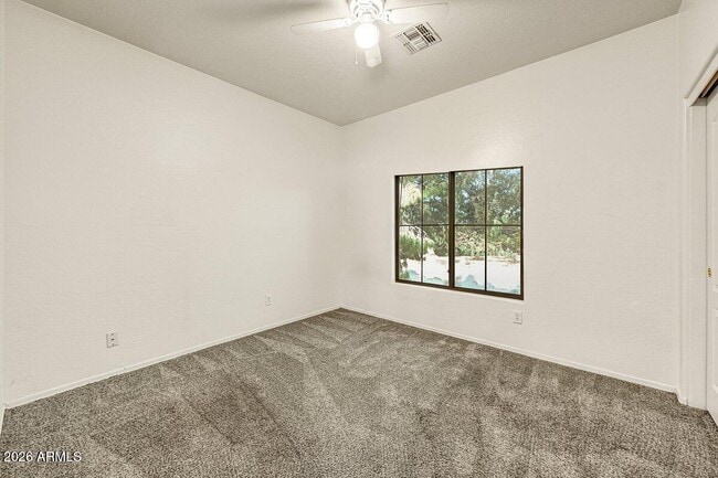 Building Photo - 2600 E Springfield Pl