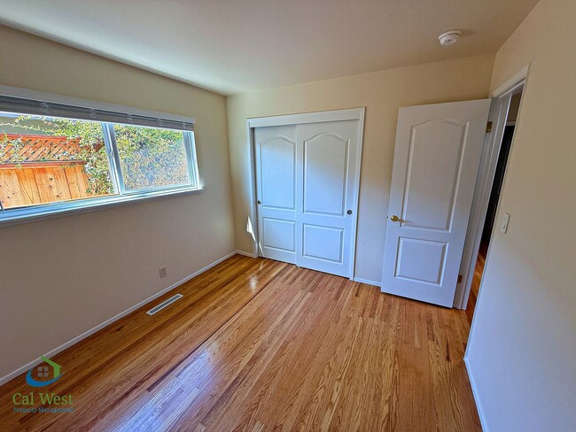 Building Photo - 5331 Rimwood Dr