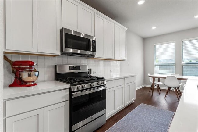 Building Photo - 6501 Velvet Leaf Ln
