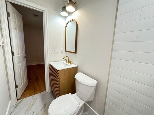 Building Photo - Fully Updated Home in Charleston