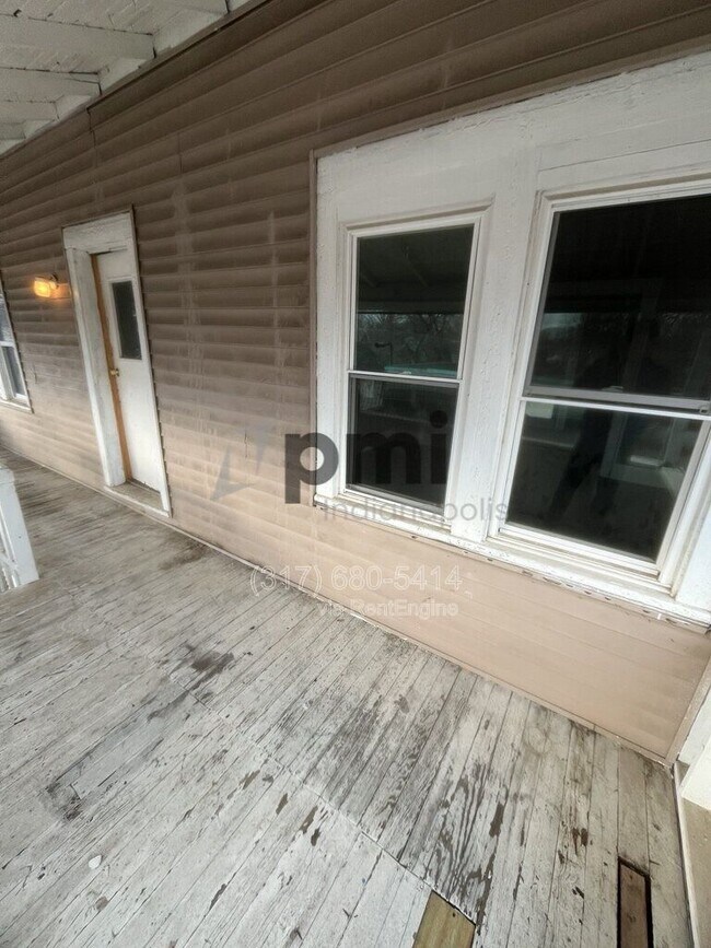 Building Photo - 213 1/2 S Madison Ave