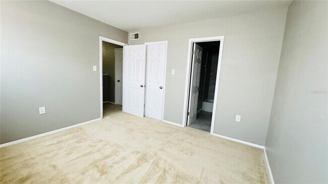 Building Photo - 4016 Woodfern Dr