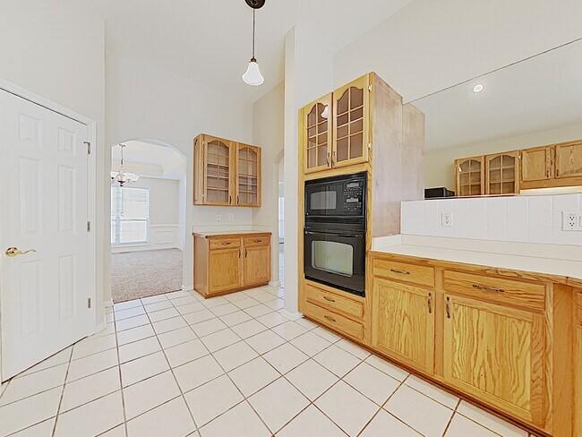 Building Photo - 1367 Fall River Drive