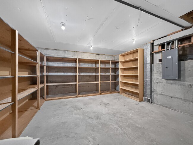 Building Photo - 16706 SE 44 St