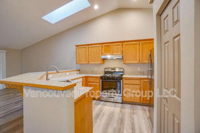 Building Photo - 1906 NE 151st Cir