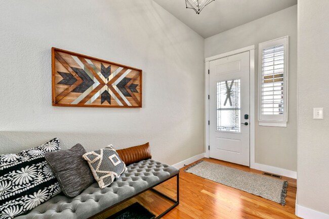 Building Photo - 1061 Mount Columbia Dr