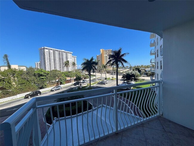 Building Photo - 301 N Ocean Blvd