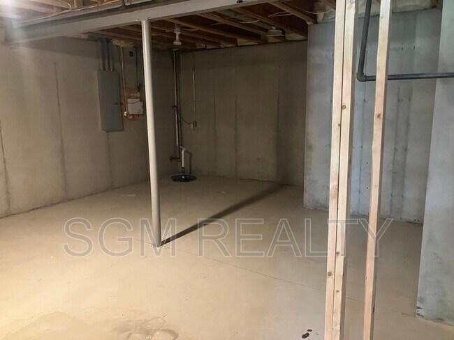 Building Photo - 1711 Ambrose Terrace Dr