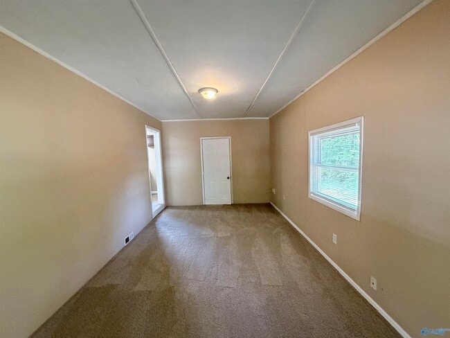 Building Photo - 2205 Glen Iris Rd NW