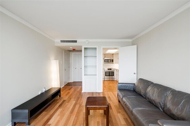 Building Photo - 1122 Colorado St