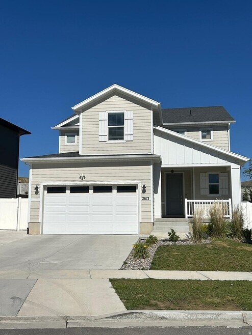 Building Photo - 2613 N Snowberry Dr