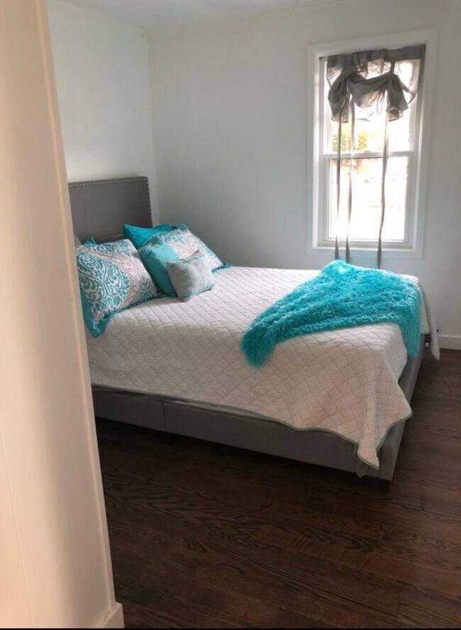 Building Photo - 46 Flintstone Rd