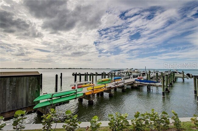 Building Photo - 988 Blvd of the Arts