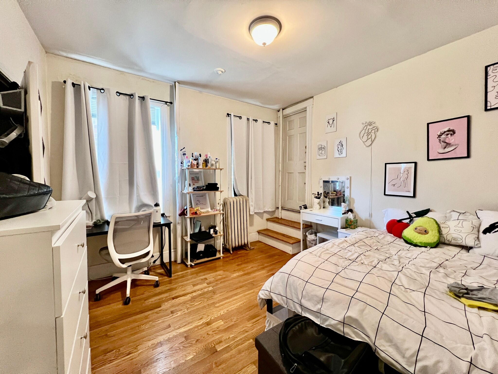 Building Photo - 66 Egmont St