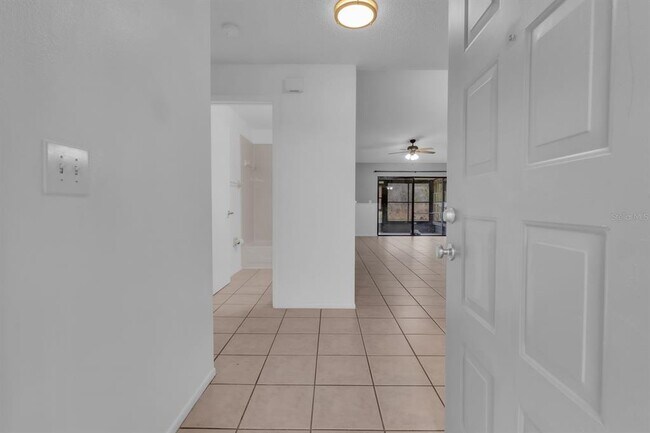Building Photo - 2432 King Oak Ct