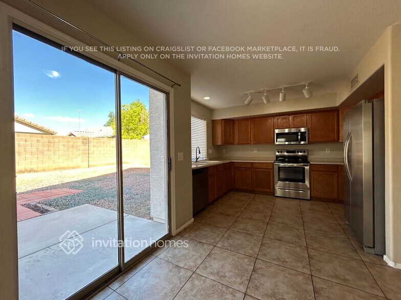 Building Photo - 16662 W Belleview St