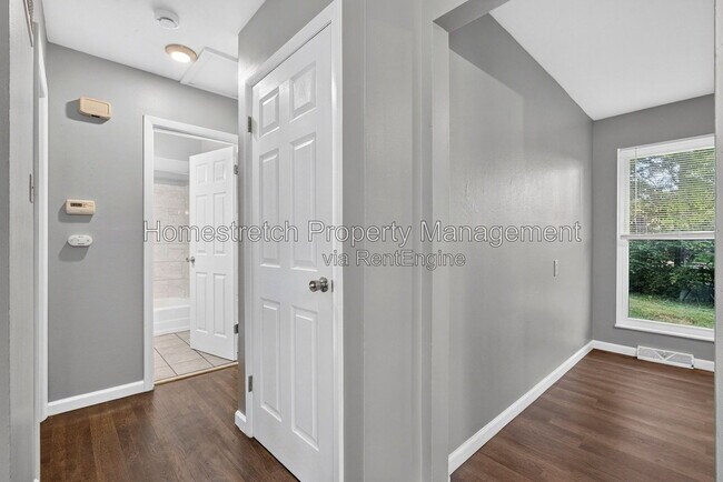 Building Photo - 9991 Fox Hall Ct