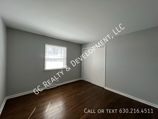 Building Photo - 22W220 Burr Oak Dr