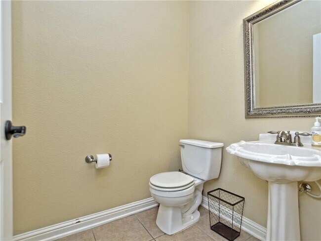 Building Photo - 1802 Greenside Trail