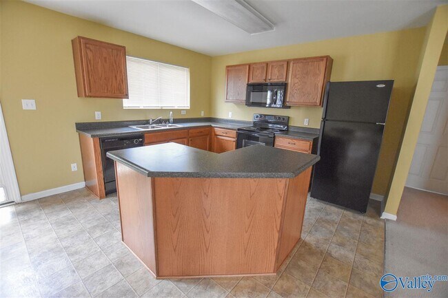 Building Photo - 15395 Mill Valley Dr