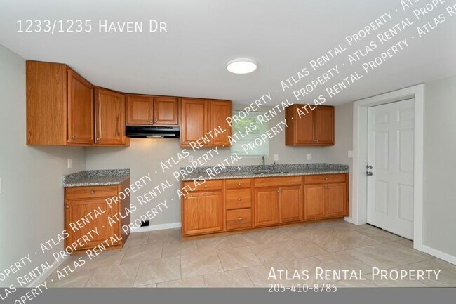 Building Photo - 1233/1235 Haven Dr-