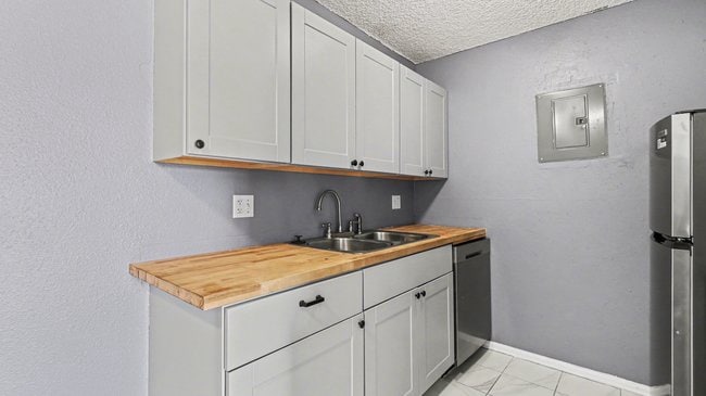 Building Photo - 10211 Ura Ln