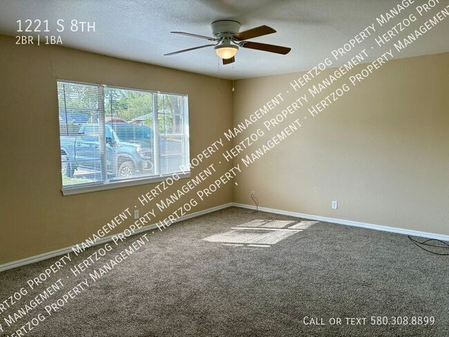 Primary Photo - 1221 S 8th-