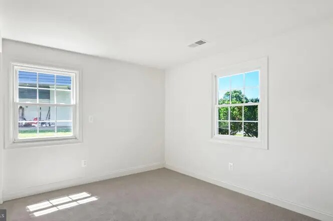 Building Photo - 4223 Lees Corner Rd