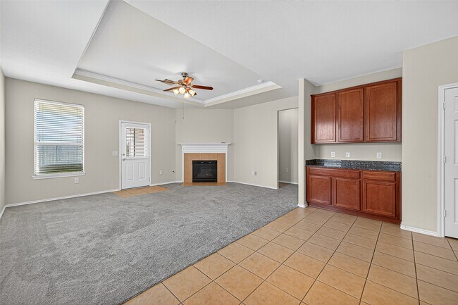 Building Photo - 1403 S Maple Dr