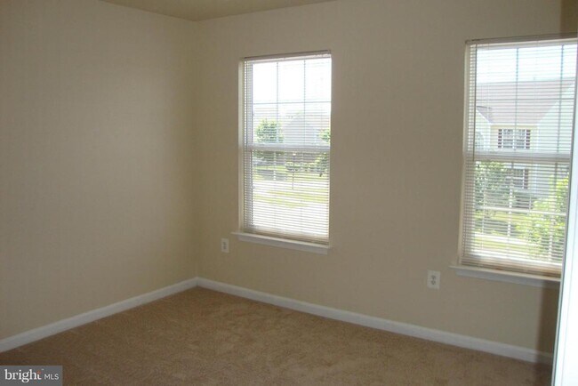 Building Photo - 8 Foggy Field Ln