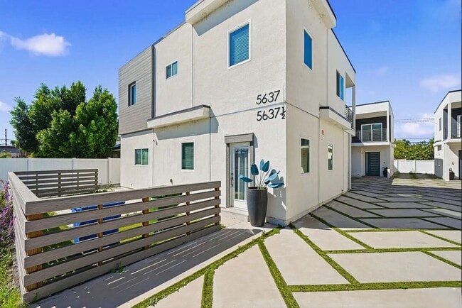 Building Photo - 5639 Riverton Ave