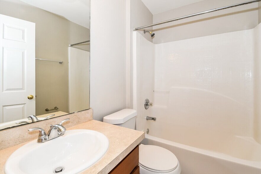 Building Photo - 11128 Lord Taylor Dr