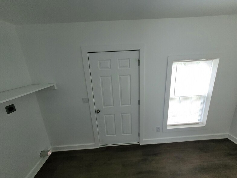 Utility Room - 722 Dabney St