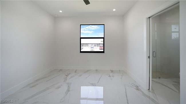 Building Photo - 121 Ichabod Ave