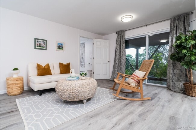Building Photo - 1095 US-9W