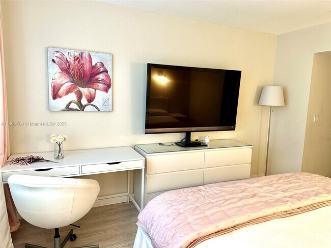 Building Photo - 201 Golden Isles Dr