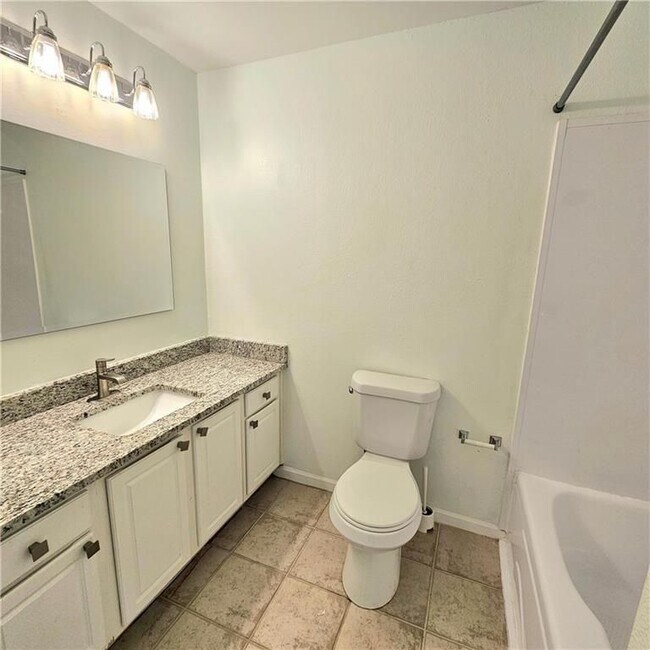 Building Photo - 3655 Habersham Rd NW