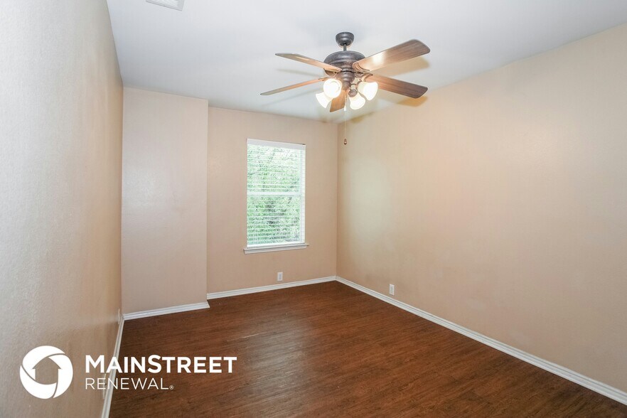 Building Photo - 10708 Astor Dr