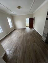 Building Photo - 772 Globe St