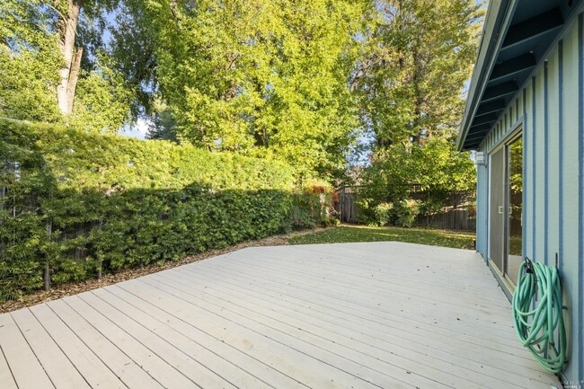 Building Photo - 22 Brennfleck Ave